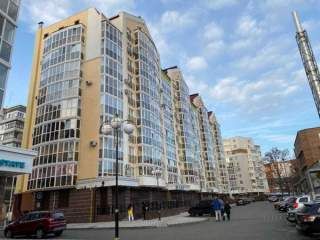 Трикімнатна квартира в новобудові, центр міста.