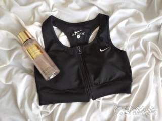 Зручний спортивний топ Nike Dri-Fit, р.S