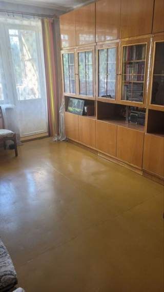 l Продам однокімнатну квартиру в Центрі