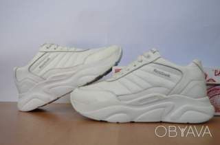 Кроссовки Reebok белые. 40