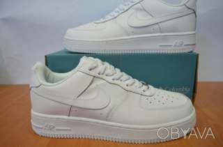 Кроссовки мужские Nike Force белые.