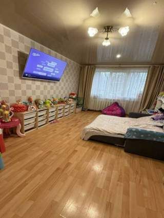 Класна 3к квартира з роздільними кімнати на Алмазному