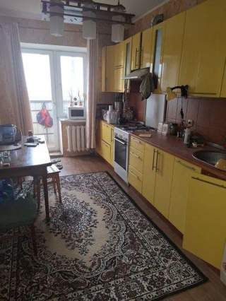 Продам 3/х кімнатну  квартиру у новому будинку.
