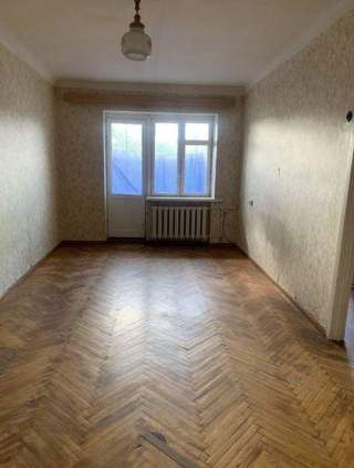 продам двокімнатну квартиру