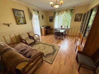 В продажу трикімнатна квартира в центральній частині міста