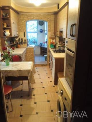 Здається окрема кімната в будинку.