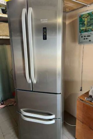 Продам холодильник Hotpoint Ariston