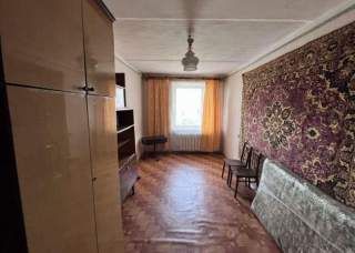 Продам 2-кімнатну квартиру в гуртожитку