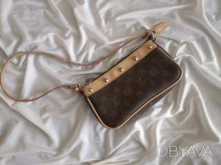 Маленька сумка репліка під бренд Louis Vuitton