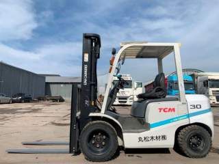 Навантажувач вилковий дизельний TCM, на спарці та з бічним зміщенням