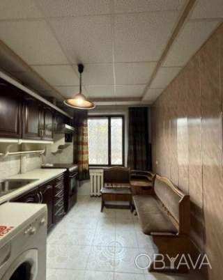 Продається трьохкімнатна квартира на Садах-1