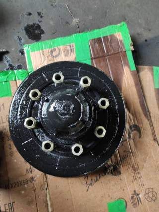 Ступица к тракторному прицепу ПТС