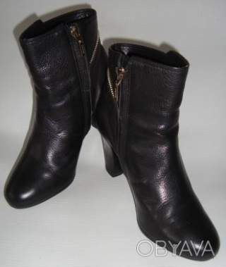 Ботильйони на підборах чорні шкіряні черевики-челсі Geox з бічними