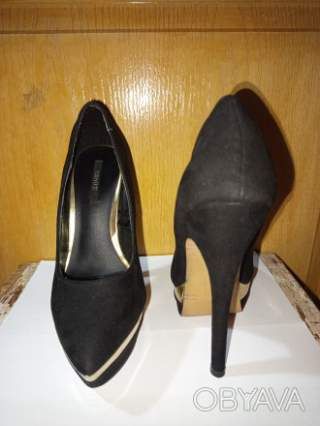 Жіночі туфлі на високих підборах для випускного балу