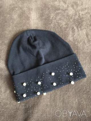 Нова дитяча демісезонна шапка в жемчугах