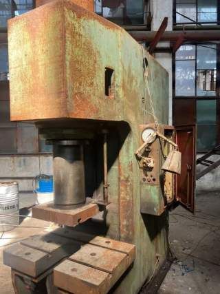 Прес П6334 гідровлічний  зусилля 250 тон